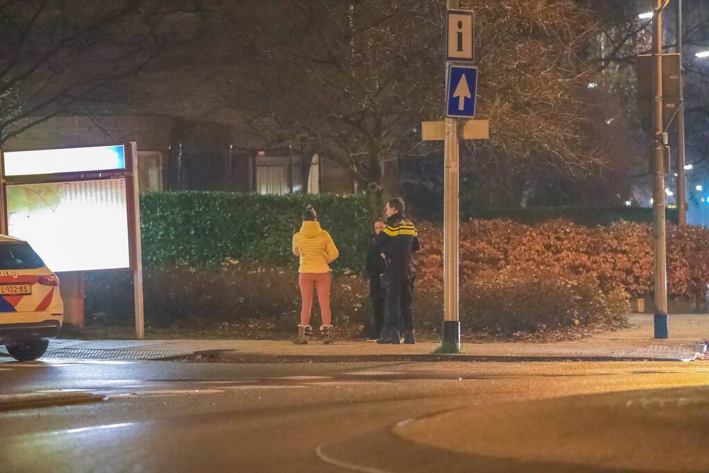 Agenten bemiddelen bij ruzie op straat