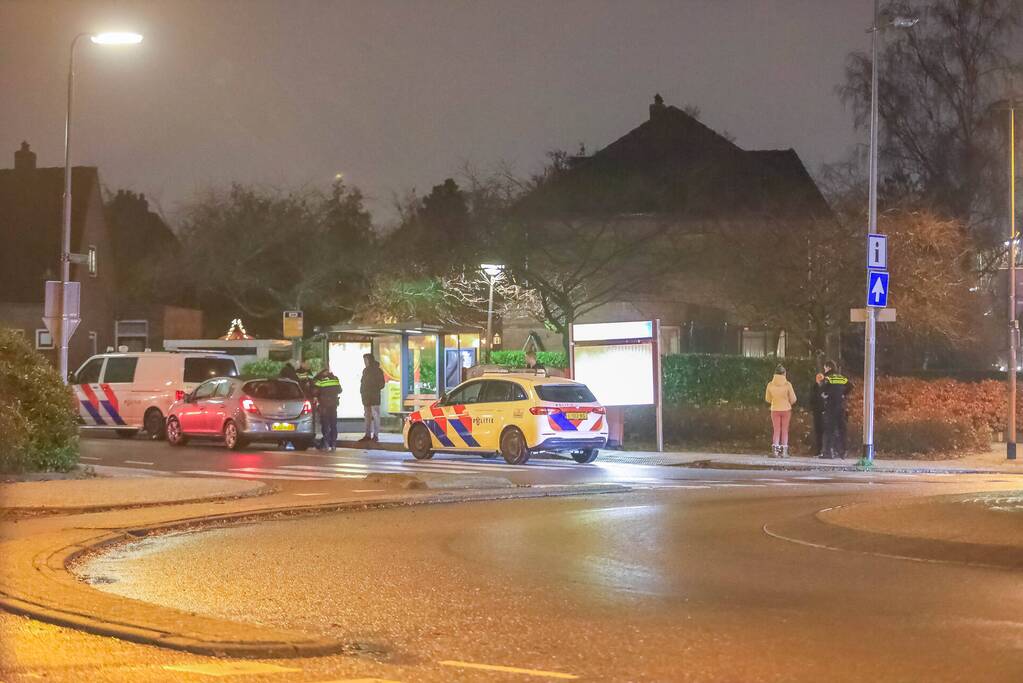 Agenten bemiddelen bij ruzie op straat