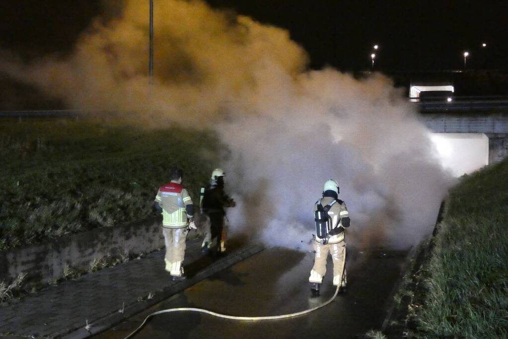 Bromfiets verwoest door brand