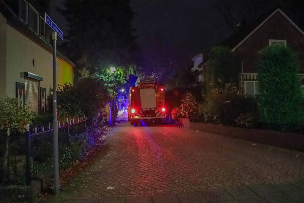 Brandweer blust schoorsteenbrand