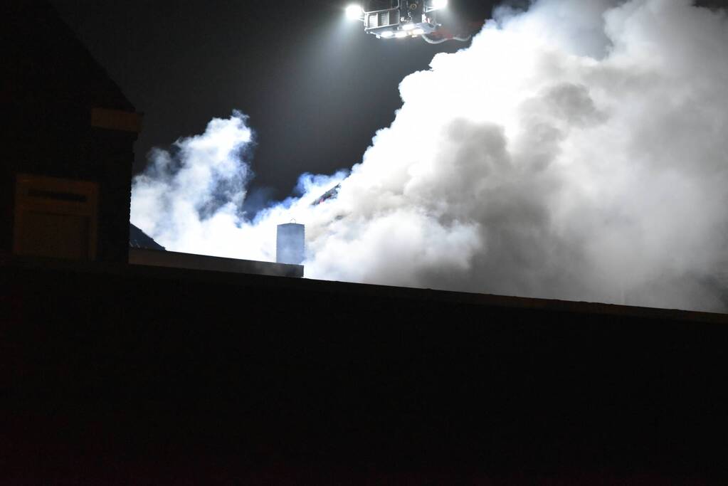 Dode en vier gewonden na brand