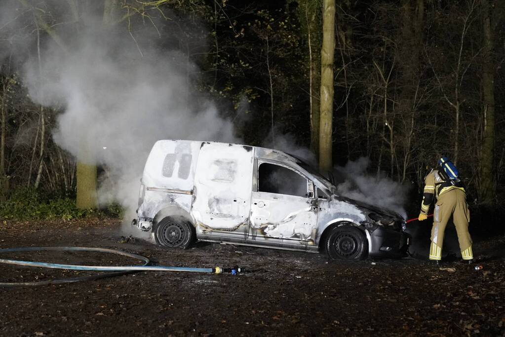 Gestolen busje uitgebrand teruggevonden