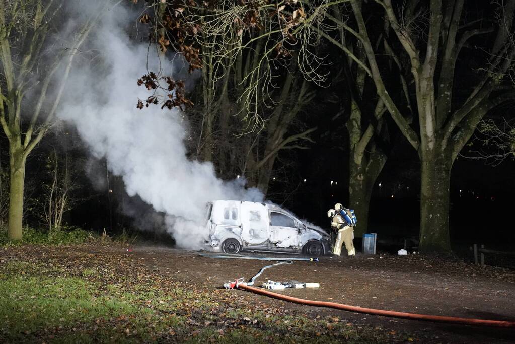 Gestolen busje uitgebrand teruggevonden
