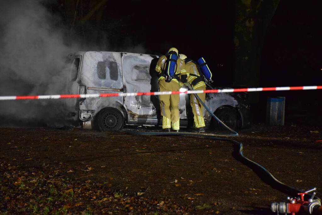Gestolen busje uitgebrand teruggevonden
