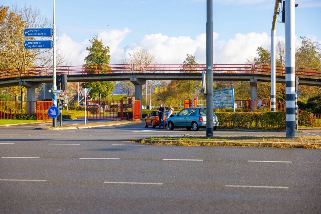 Schade bij botsing voor stoplicht sportpark Zielhorst