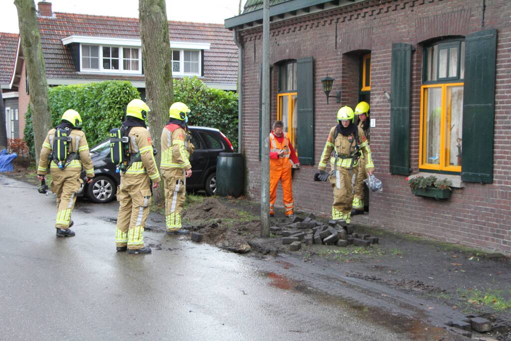 Brandweer doet onderzoek naar gaslucht in woning Boshoven