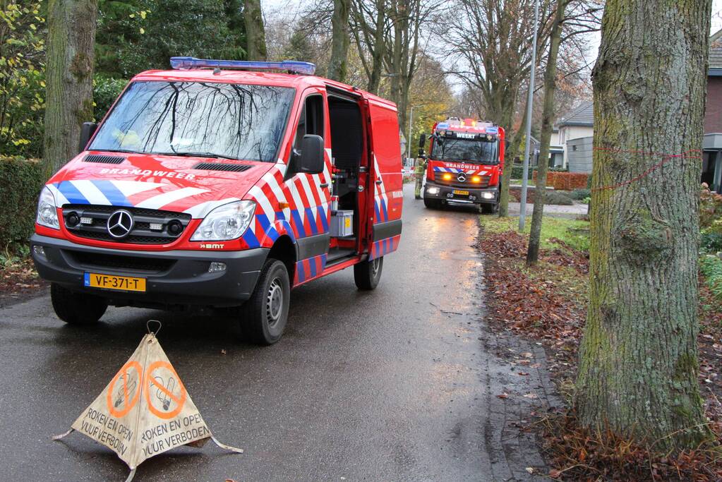 Brandweer doet onderzoek naar gaslucht in woning Boshoven