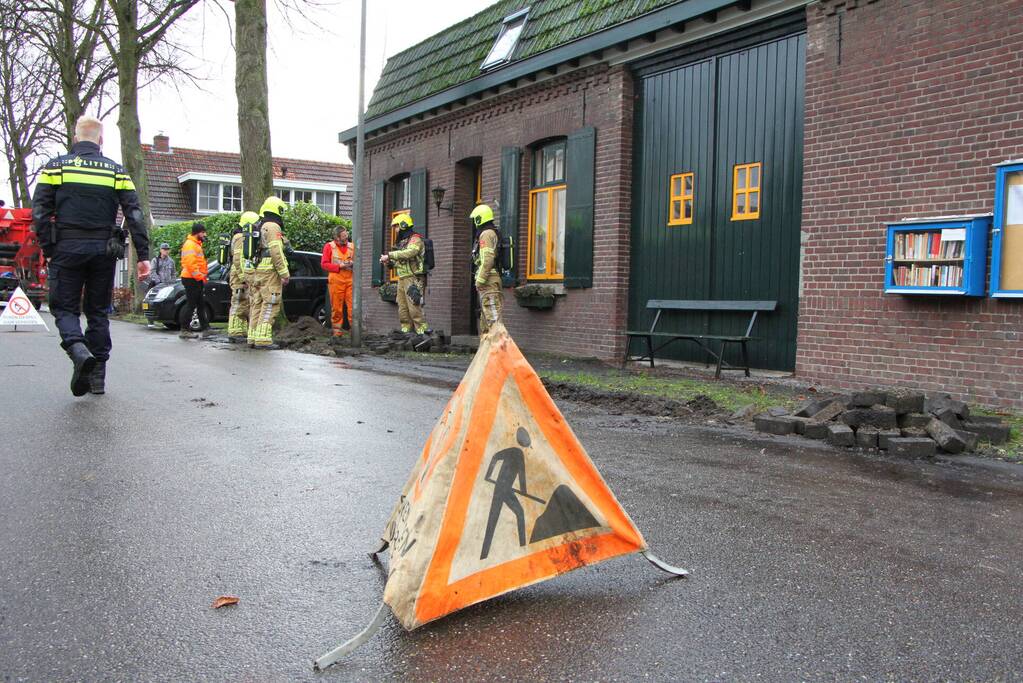 Brandweer doet onderzoek naar gaslucht in woning Boshoven