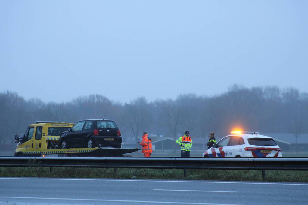 Auto geborgen na kop-staart botsing