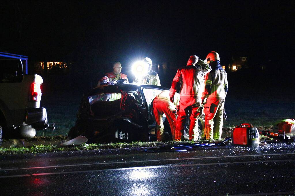 Meerdere voertuigen betrokken bij ongeval met beknelling