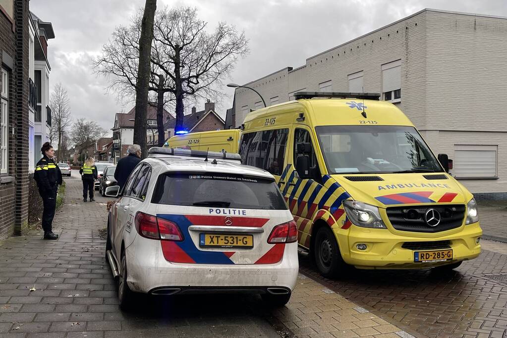 Vrouw zwaargewond na val uit raam
