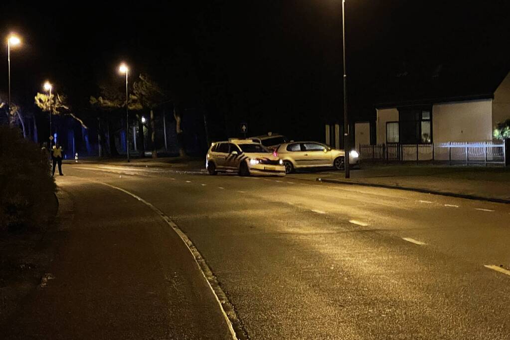 Auto klemgereden na achtervolging