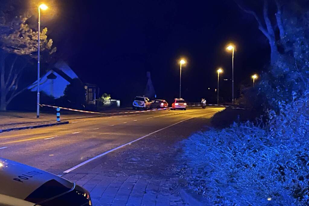 Auto klemgereden na achtervolging