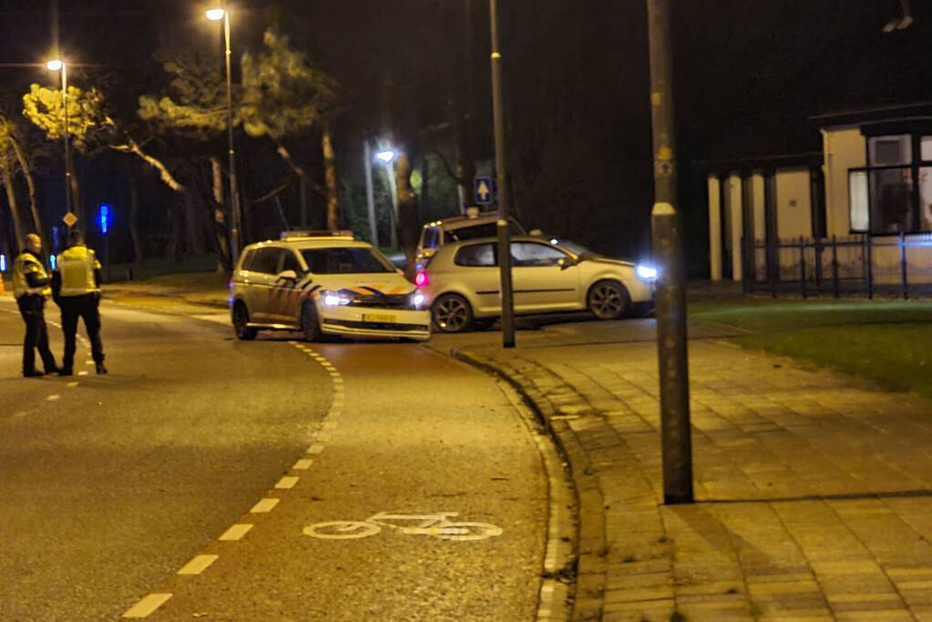 Auto klemgereden na achtervolging