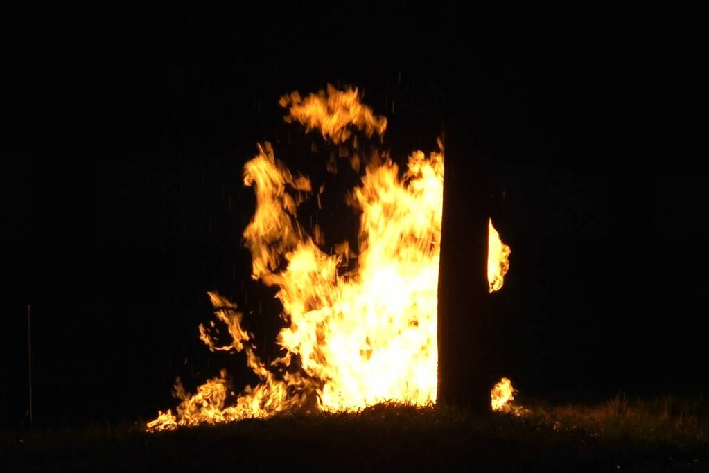 Metershoge vlammen bij brand in gasleiding
