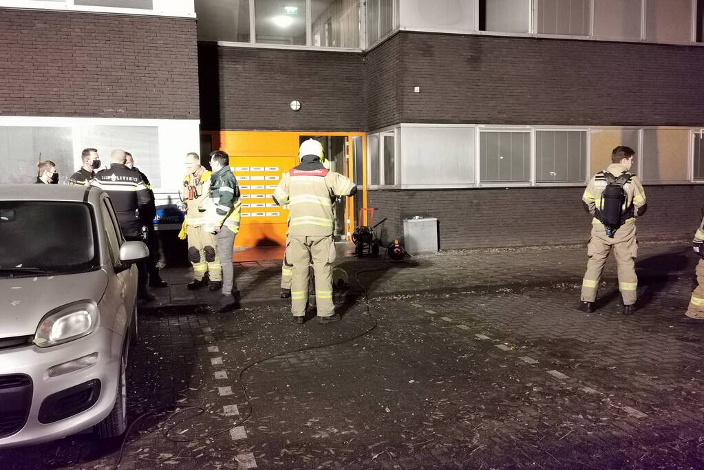 Veel rook bij brand in appartementencomplex