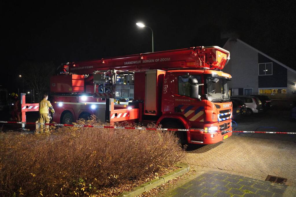 Brand in schoorsteen van woning