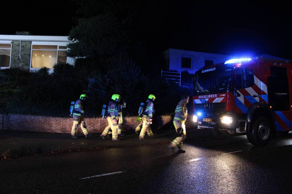 Veel rook bij brand in woning