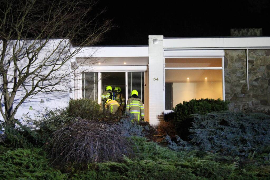Veel rook bij brand in woning