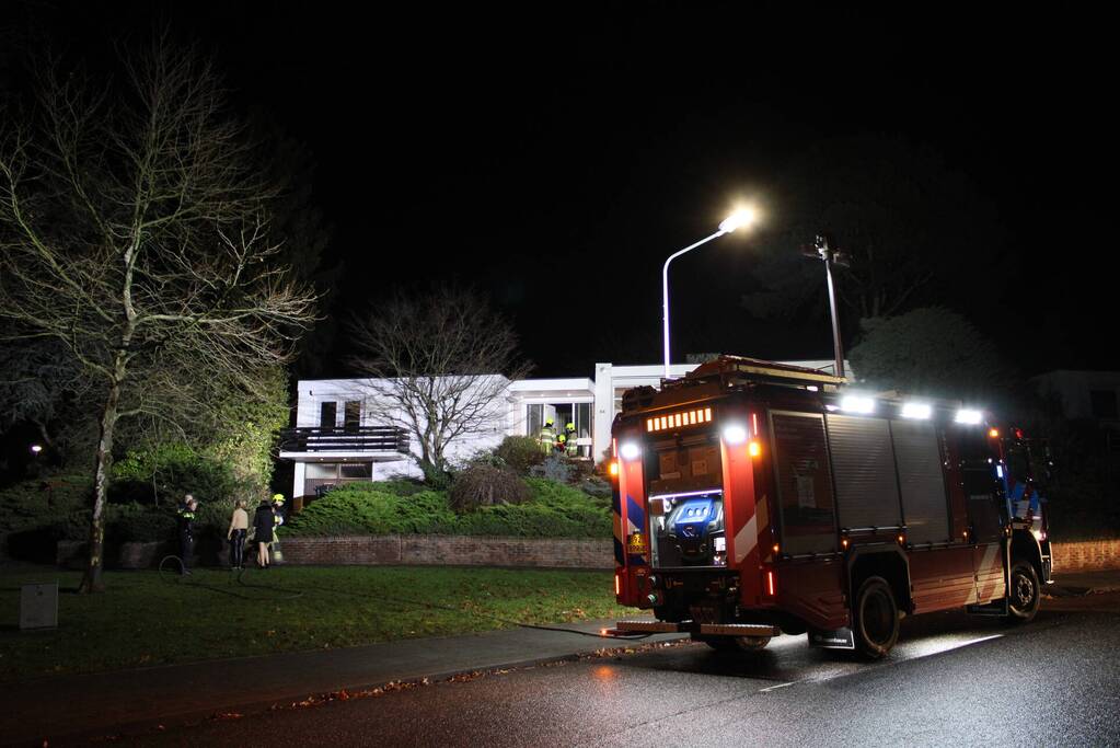 Veel rook bij brand in woning