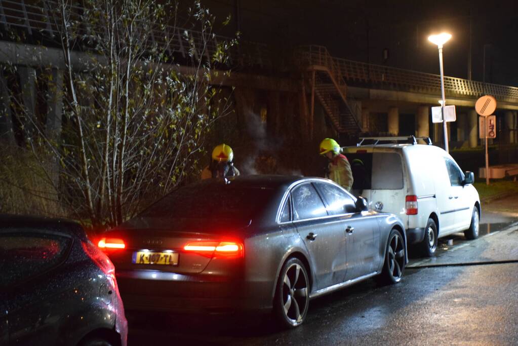 Flinke schade aan personenauto door brand