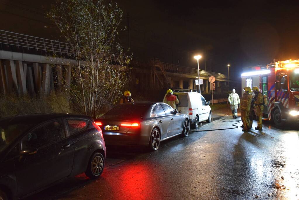 Flinke schade aan personenauto door brand