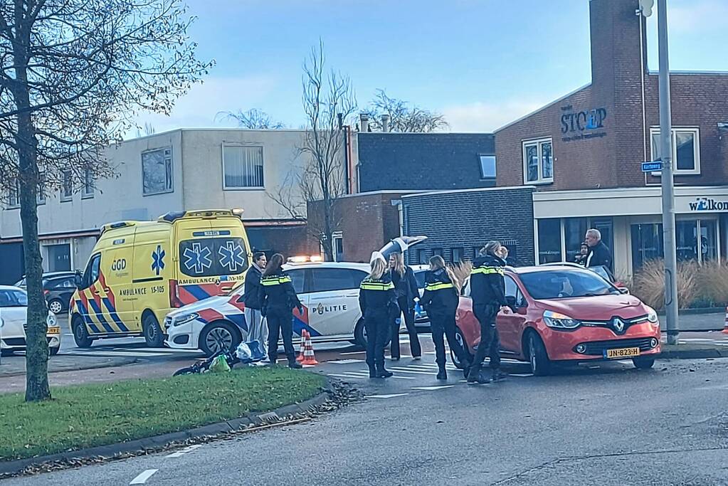 Fietser gewond bij botsing met auto