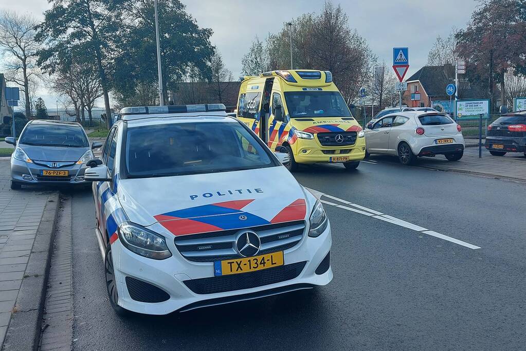 Fietser gewond bij botsing met auto