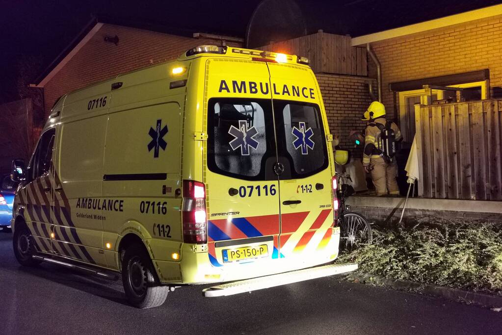 Brandweer doet onderzoek in woning