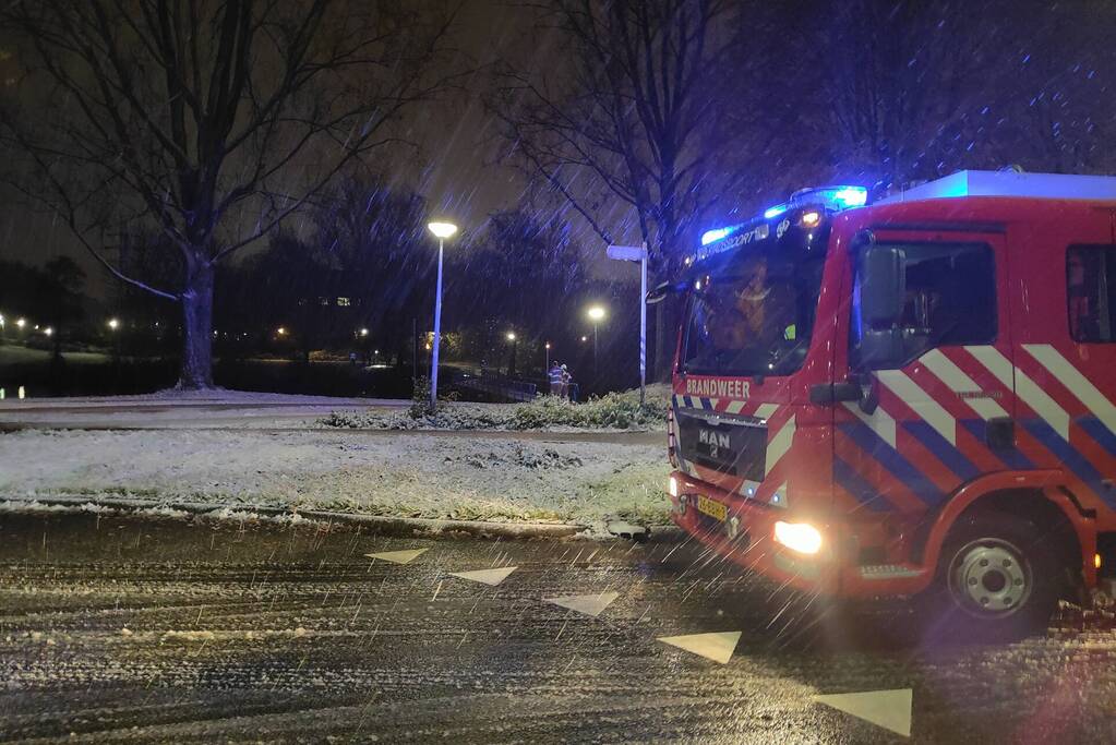 Persoon raakt te water in stroombergvijver