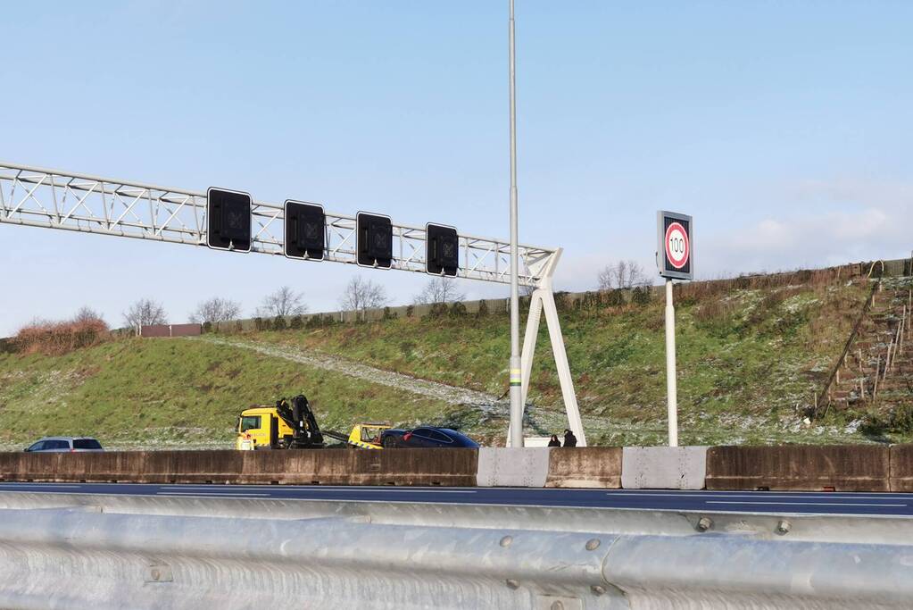 Twee voertuigen betrokken bij botsing op snelweg