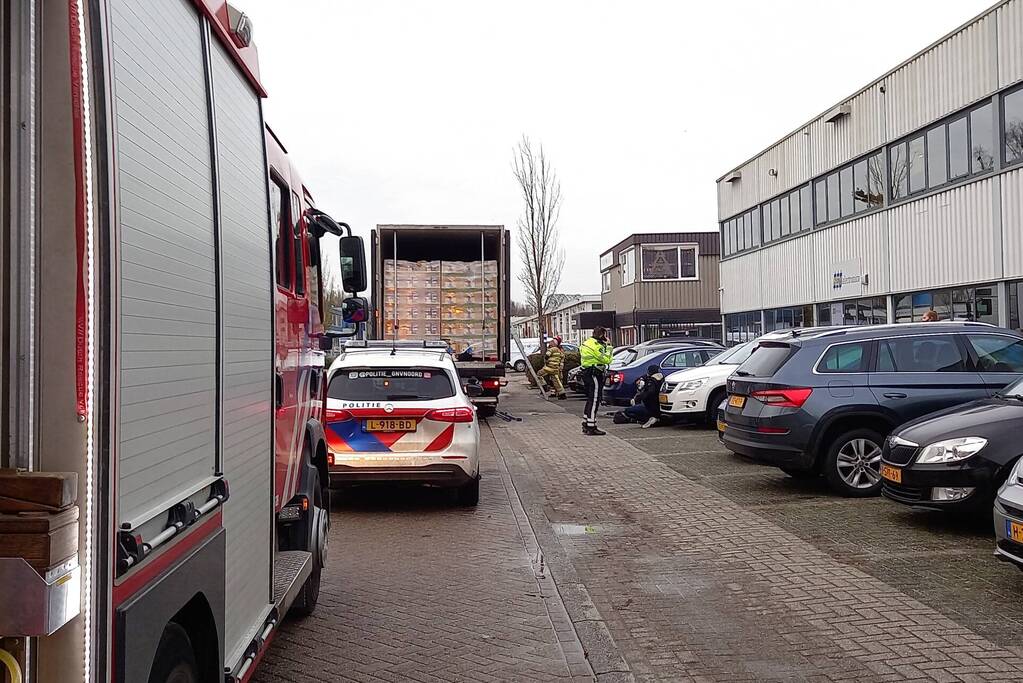 Vijf personen aangetroffen in vrachtwagen