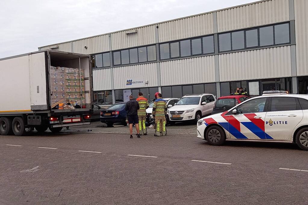 Vijf personen aangetroffen in vrachtwagen