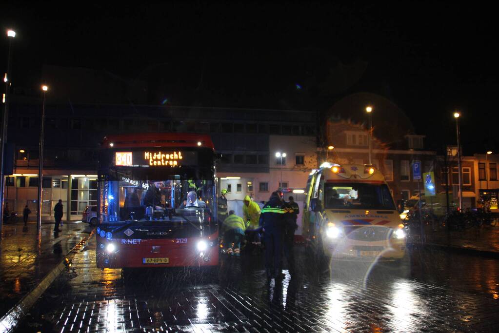 Persoon gewond bij aanrijding met bus