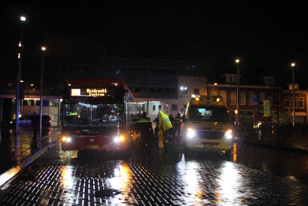 Persoon gewond bij aanrijding met bus