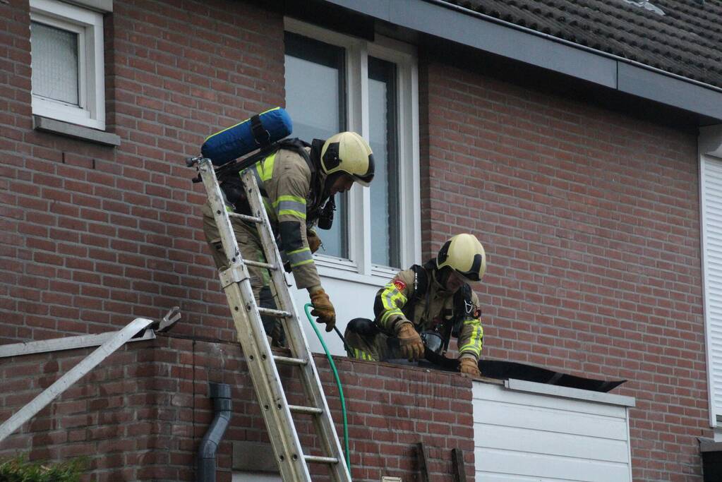 Brand in afzuigkap van woning