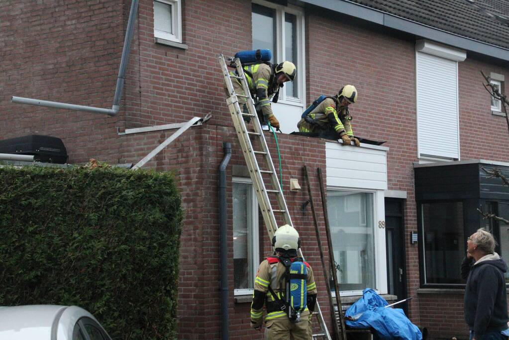 Brand in afzuigkap van woning
