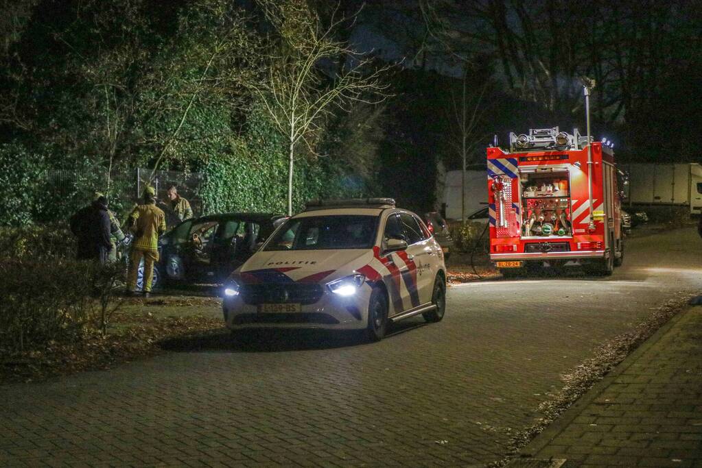 Brandweer ingezet bij kleine autobrand
