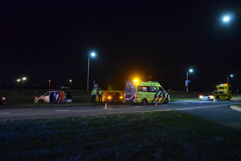 Veel schade door ongeval tussen twee voertuigen