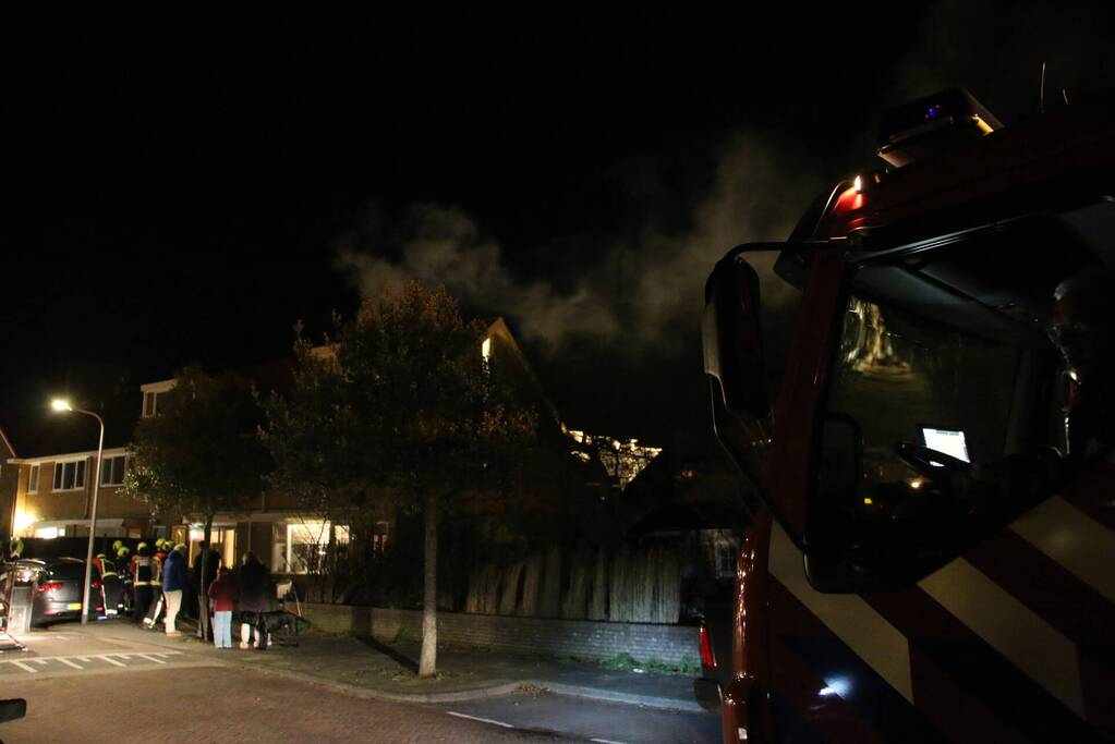 Veel rook door brand in schoorsteen