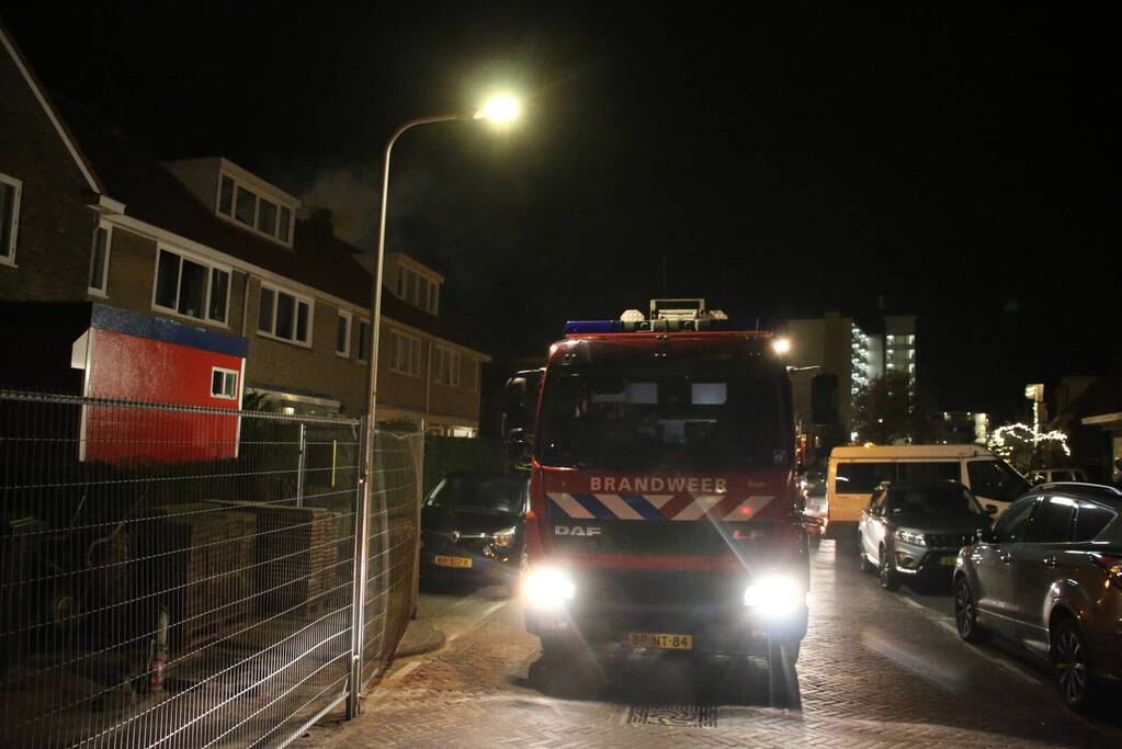 Veel rook door brand in schoorsteen