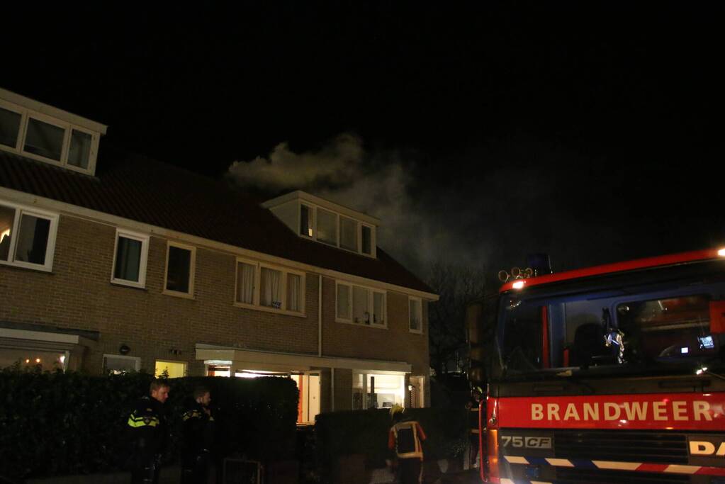 Veel rook door brand in schoorsteen