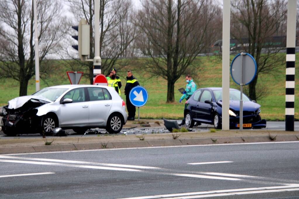 Crash bij op- en afrit van N31