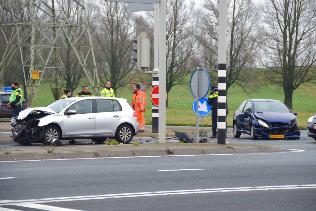 Crash bij op- en afrit van N31