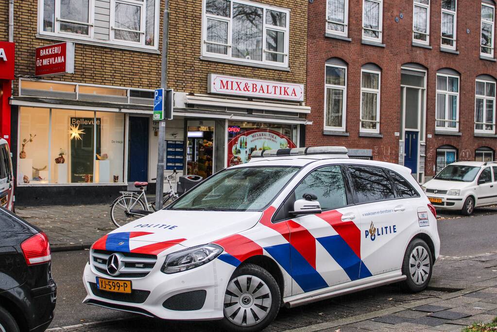 Jongeman gevlucht na overval op supermarkt