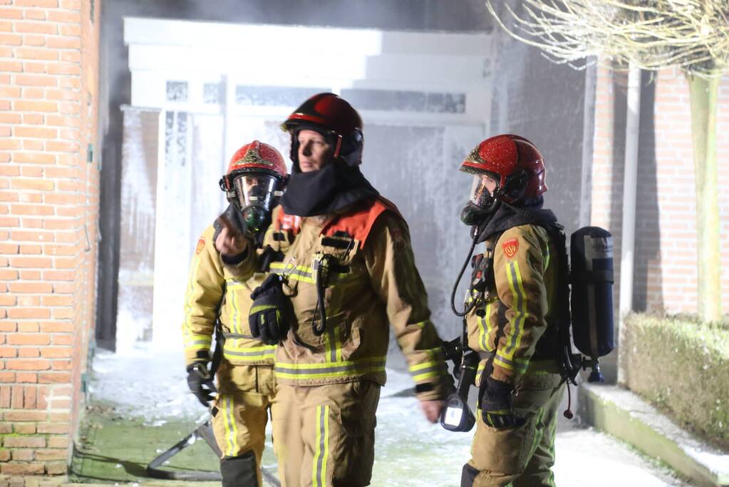 Brand in elektrahuis, huishoudens geen stroom