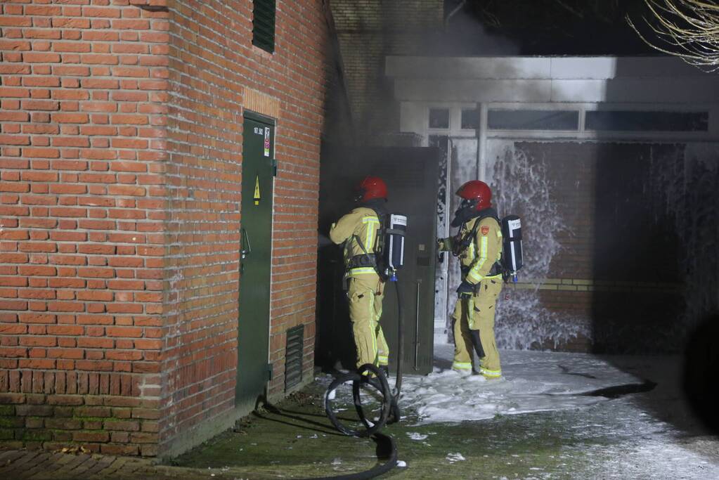 Brand in elektrahuis, huishoudens geen stroom