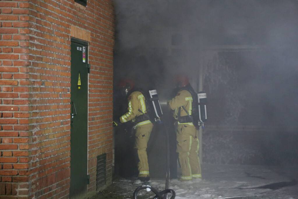 Brand in elektrahuis, huishoudens geen stroom