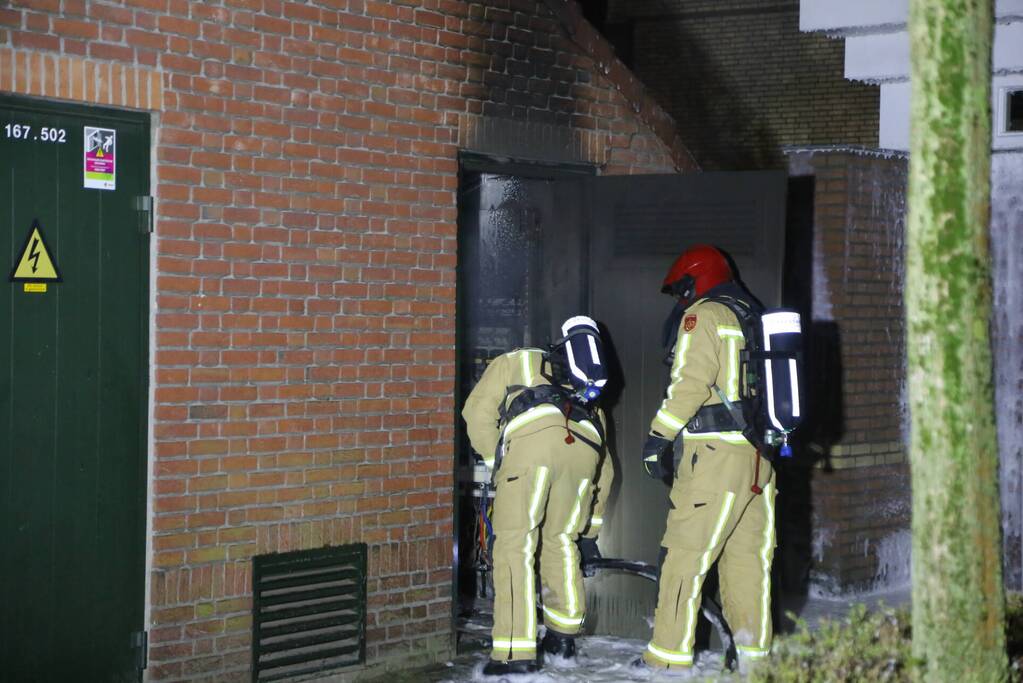 Brand in elektrahuis, huishoudens geen stroom