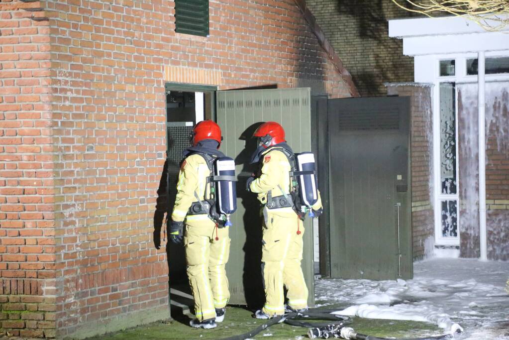 Brand in elektrahuis, huishoudens geen stroom